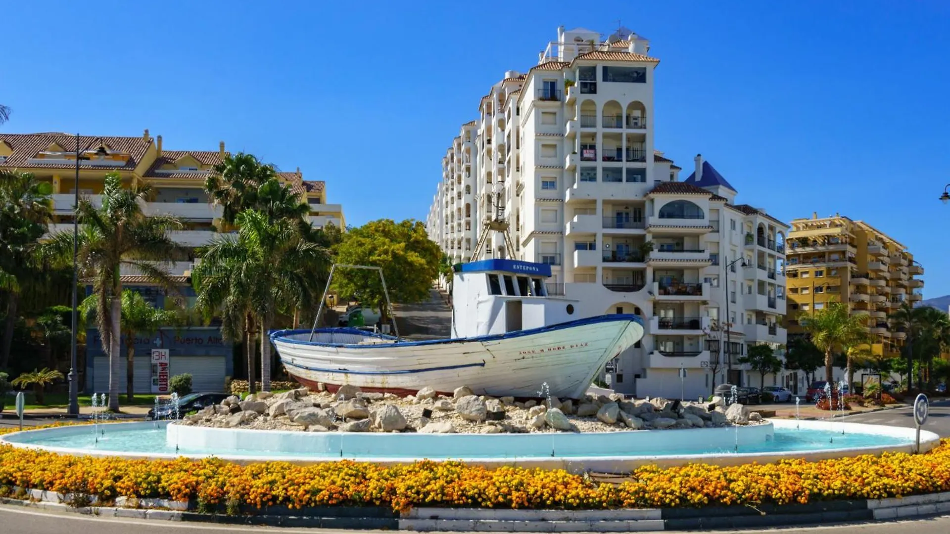 Apartment Arena Beach 1St Line Family Retreat By Interhome Estepona