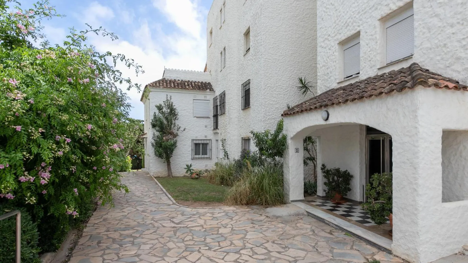 Apartment Arena Beach 1St Line Family Retreat By Interhome Estepona