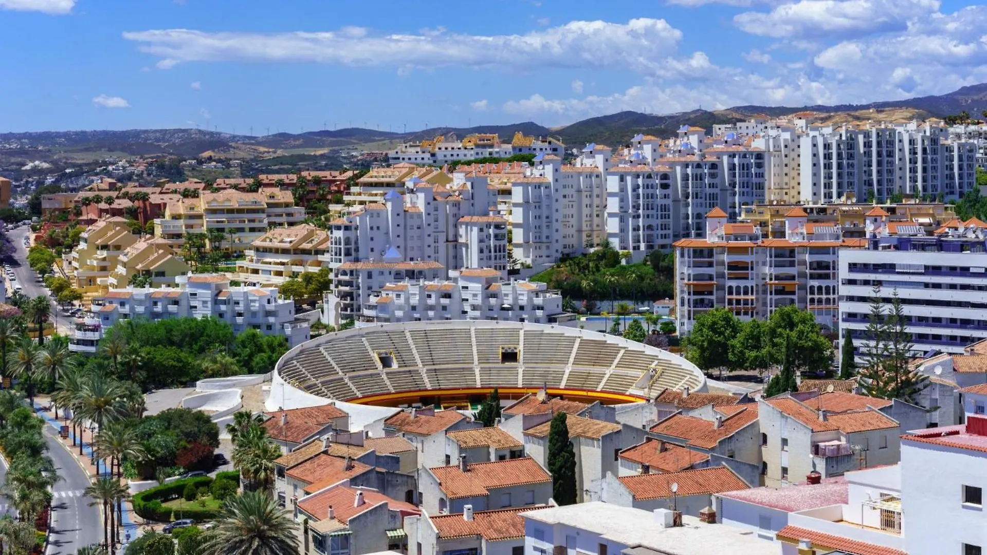 Apartment Arena Beach 1St Line Family Retreat By Interhome Estepona